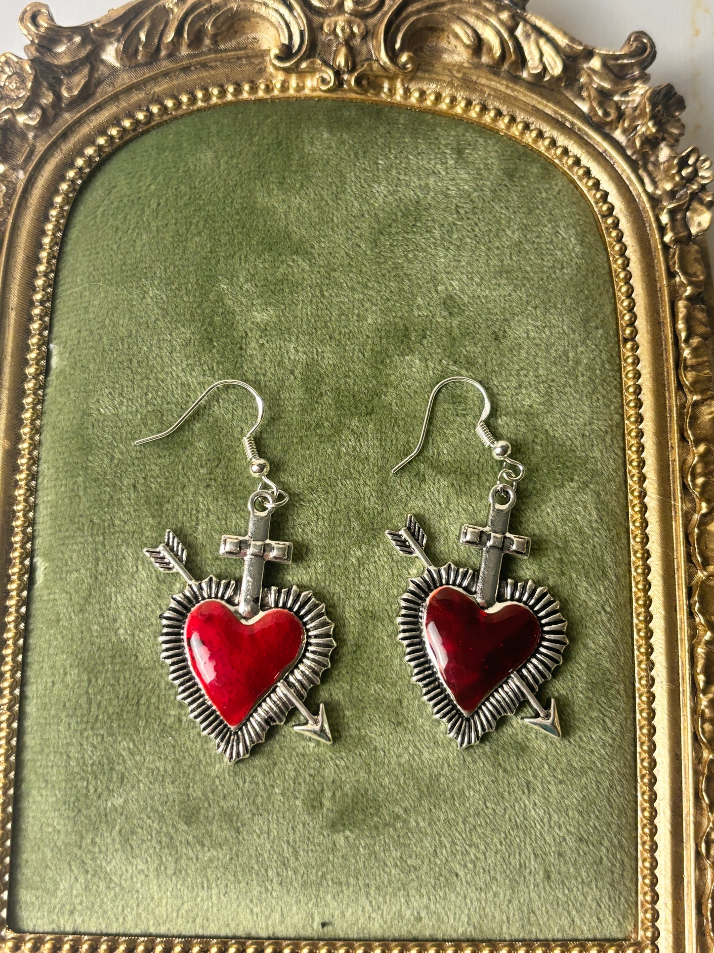 Heart throb earrings set