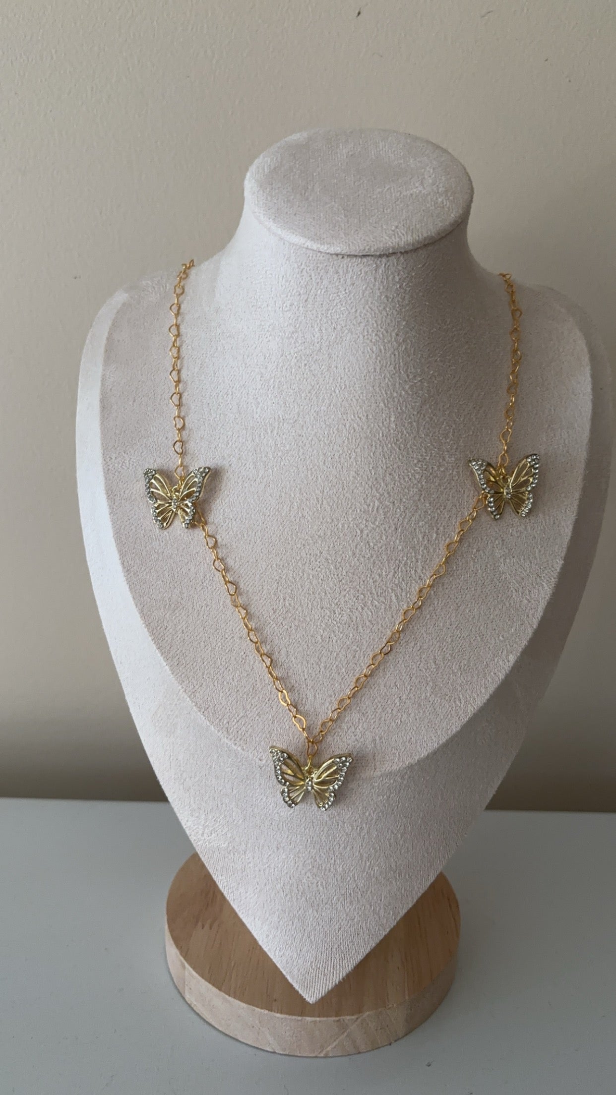 Enchanted flutter necklace